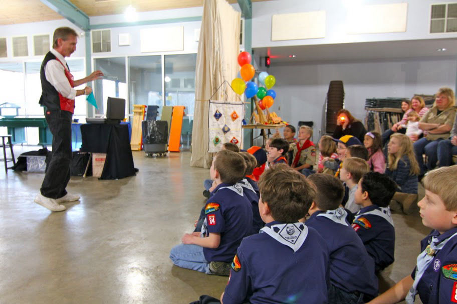 Nashville Magician Rodney Kelley performing for a Boy Scout group