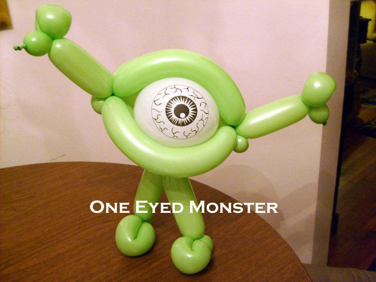 one eyed monster balloon animal